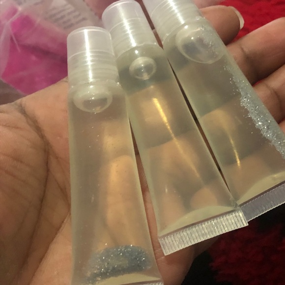 Lips gloss and lashes - Picture 7 of 16